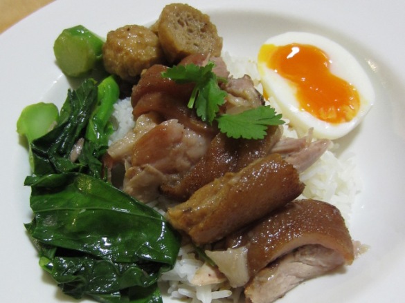 bangkok-cuisine-braised-pork-with-rice