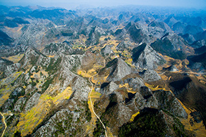 Ha Giang Tourism Transforms, Tourist Are Immersed In The Beautiful Rocky Plateau