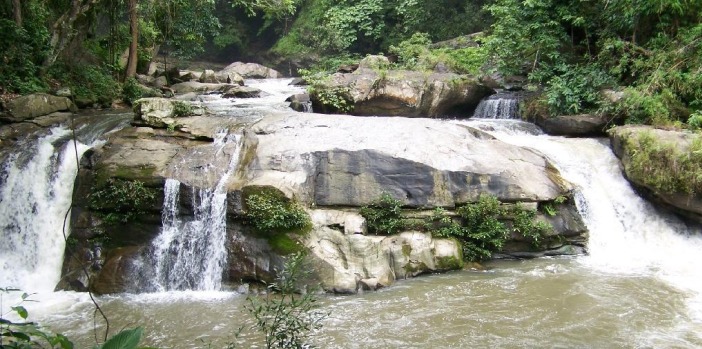 pu-muen-waterfall-chiang-mai
