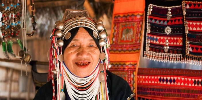akha-hill-tribe-woman-chiang-mai