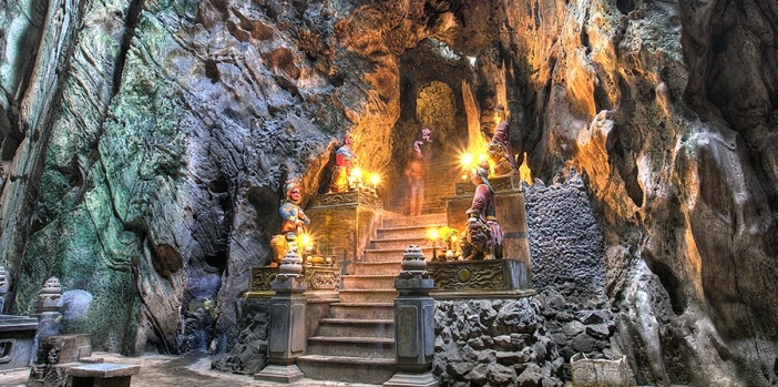 marble-mountain-cave-temple