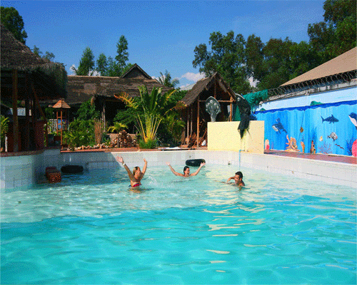 things-to-do-in-siem-reap-aqua-swimming-pool