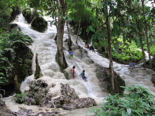 things-to-do-in-chiang-mai-bua-thong-sticky-waterfalls