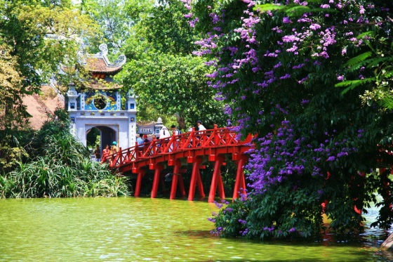 what-to-do-in-hanoi-hoan-kiem-lake