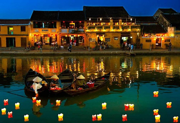 reasons-to-visit-vietnam-hoi-an-town