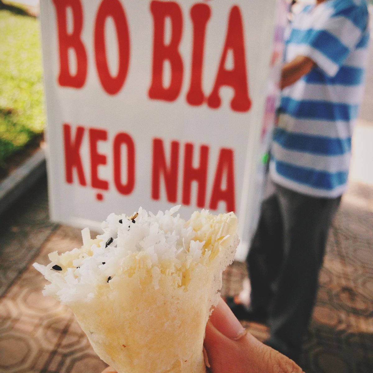 The bikes that sell bò bía - sweet spring roll are very recognizable