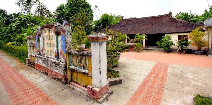 hue-biking-tour-to-phuoc-tich-ancient-village