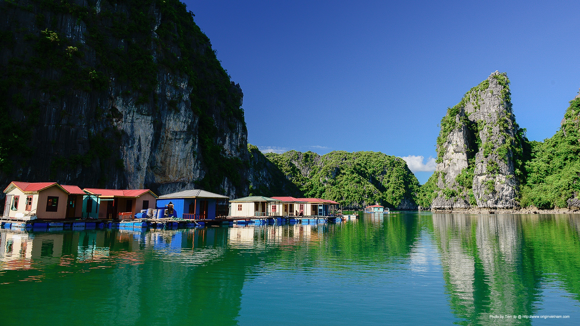 vung-vieng-floating-village-bai-tu-long-bay