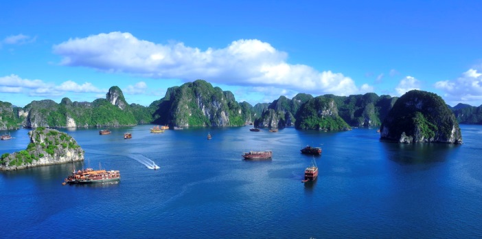 halong-bay-vietnam