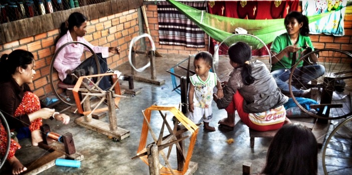 silk-weaving-phnom-penh