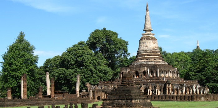 wat-chang-lom-si-satchanalai