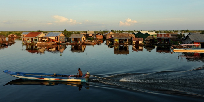 tonle-sap-lake-cruising