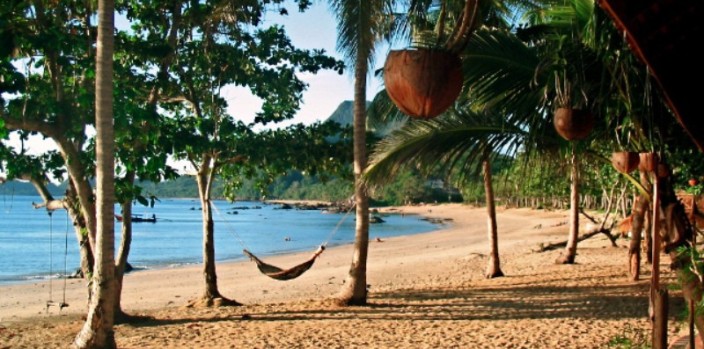 koh-jum-beach-thailand