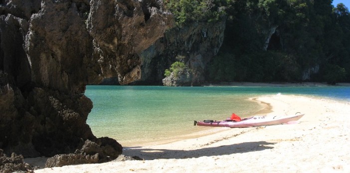 kohyao-noi-bidden-beach