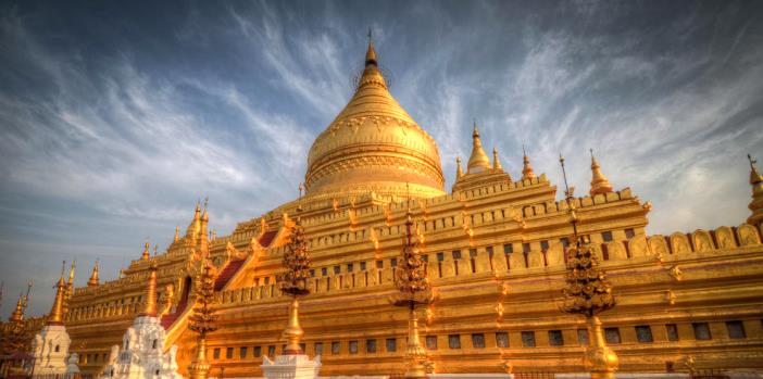 fancy-steps-shwezigon-pagoda-bagan-myanmar