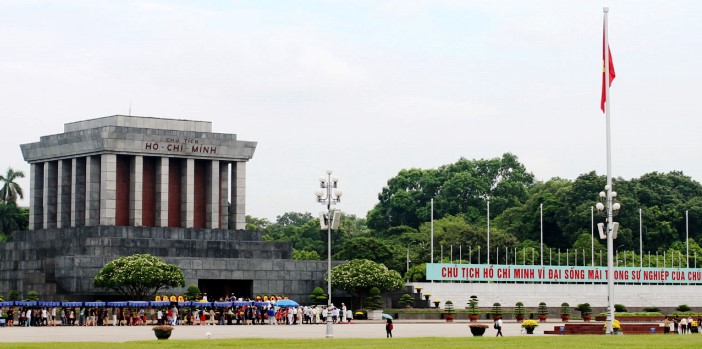 20-827-Ho-chi-minh-Mausoleum-Hanoi
