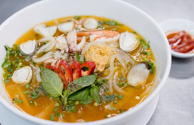 Bánh Canh - Vietnam Food Guide