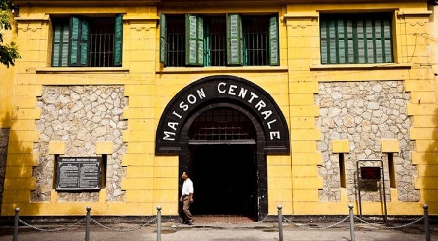 hoa-lo-prison-hanoi-vietnam