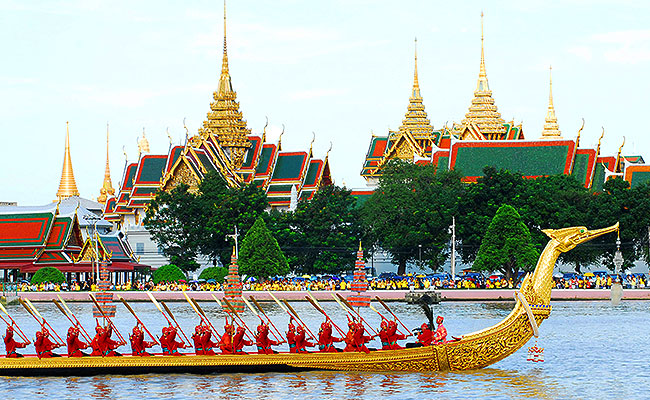 Thailand-Royal-Barge-Event