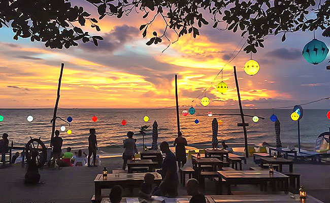 Phu-Quoc-Beach-Bars