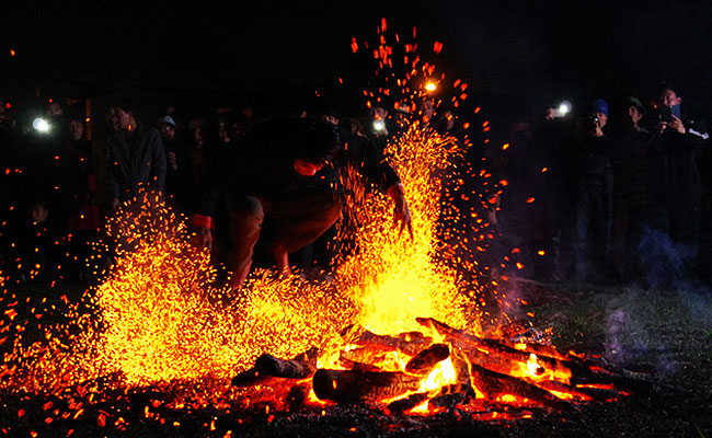 Dancing-Festival-Sapa-Vietnam