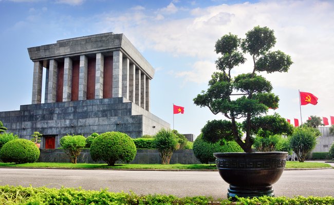 Ho-Chi-Minh-Mausoleum-hanoi-vietnam